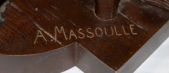 Bronze « Jeune fille assise », par A. Massoulle – Fin XIXe