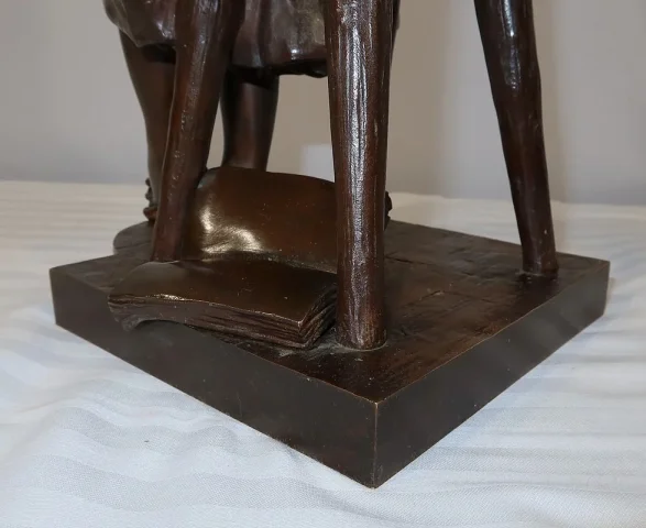Bronze « Jeune fille assise », par A. Massoulle – Fin XIXe