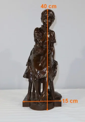 Bronze « Jeune fille assise », par A. Massoulle – Fin XIXe