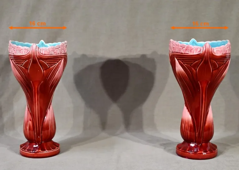 Paire de Vases en Faïence, estampillés Digoin Sarreguemines – Fin XIXe