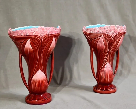 Paire de Vases en Faïence, estampillés Digoin Sarreguemines – Fin XIXe