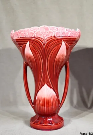 Paire de Vases en Faïence, estampillés Digoin Sarreguemines – Fin XIXe
