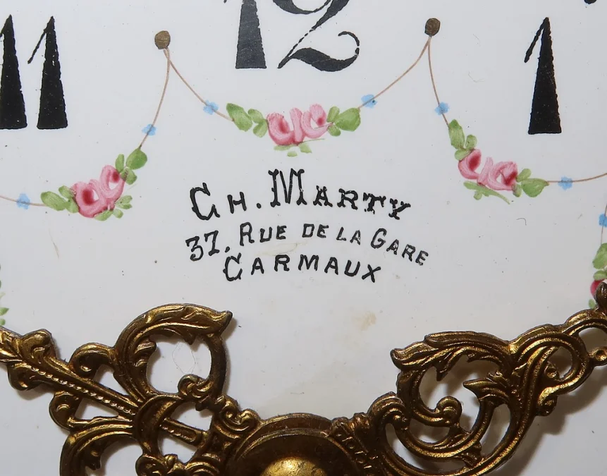 MANTLE GARNITURE