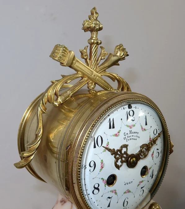 MANTLE GARNITURE