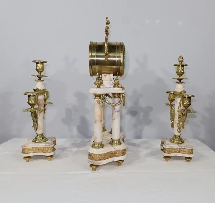 MANTLE GARNITURE