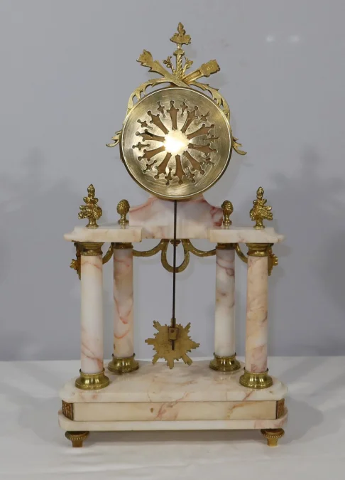 MANTLE GARNITURE