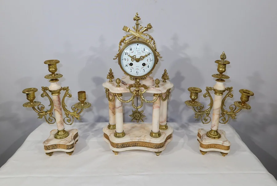 MANTLE GARNITURE