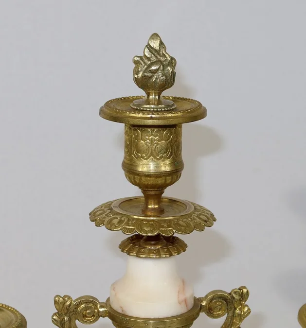 MANTLE GARNITURE