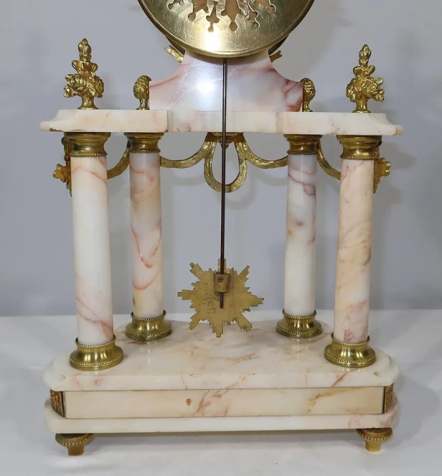MANTLE GARNITURE