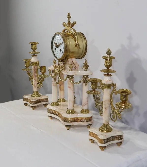 MANTLE GARNITURE