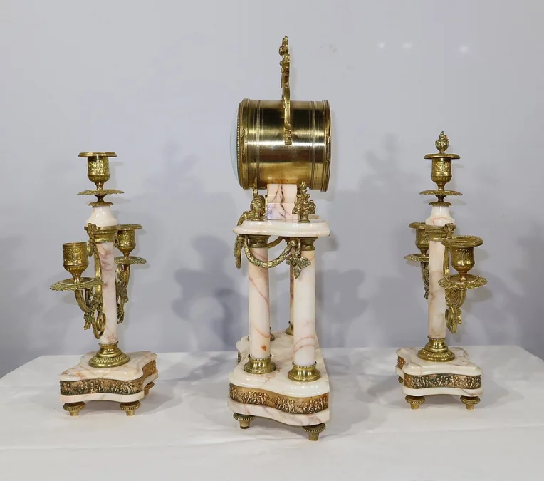 MANTLE GARNITURE