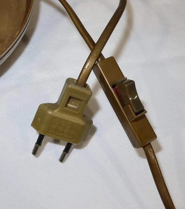 LAMPE AUS VERGOLDETER BRONZE