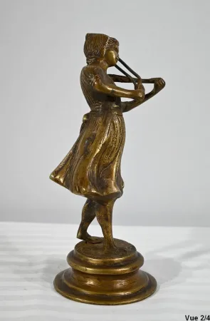 BRONZEFIGUR