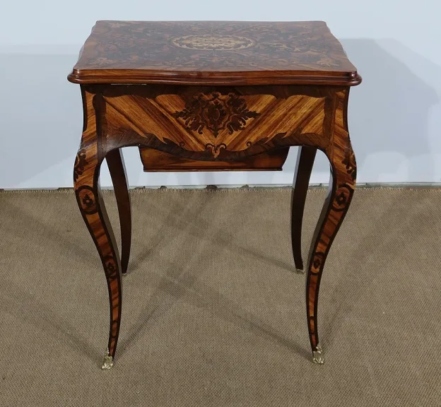 ARBEITSTISCH IM LOUIS-XV-STIL