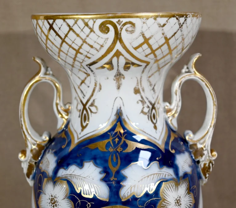 Important Vase en Porcelaine de Bayeux – Fin XIXe
