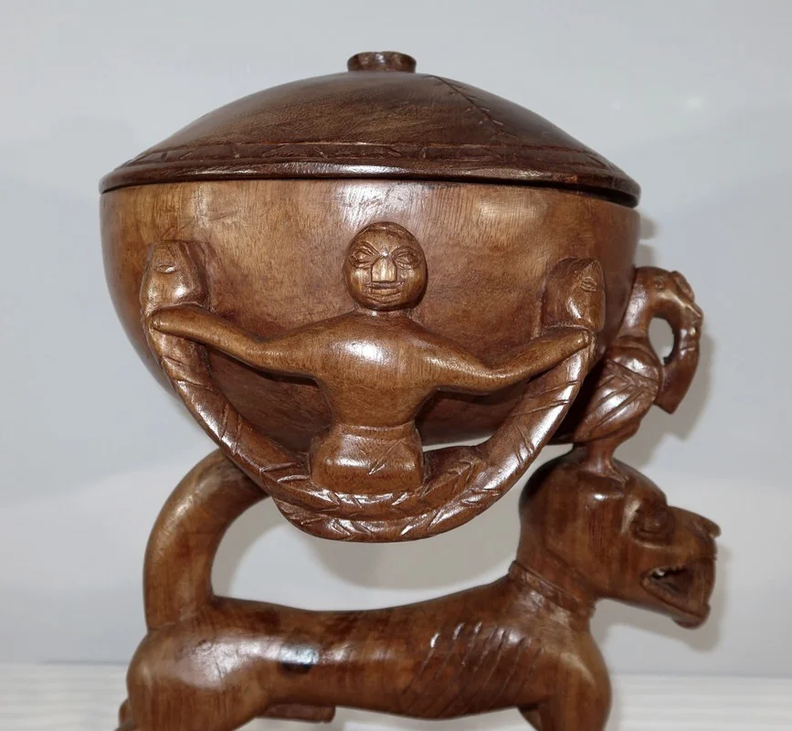 AFRICAN TOBACCO POT