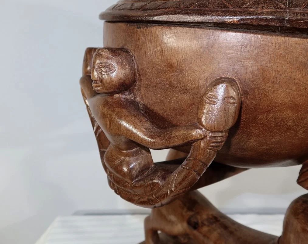 AFRICAN TOBACCO POT