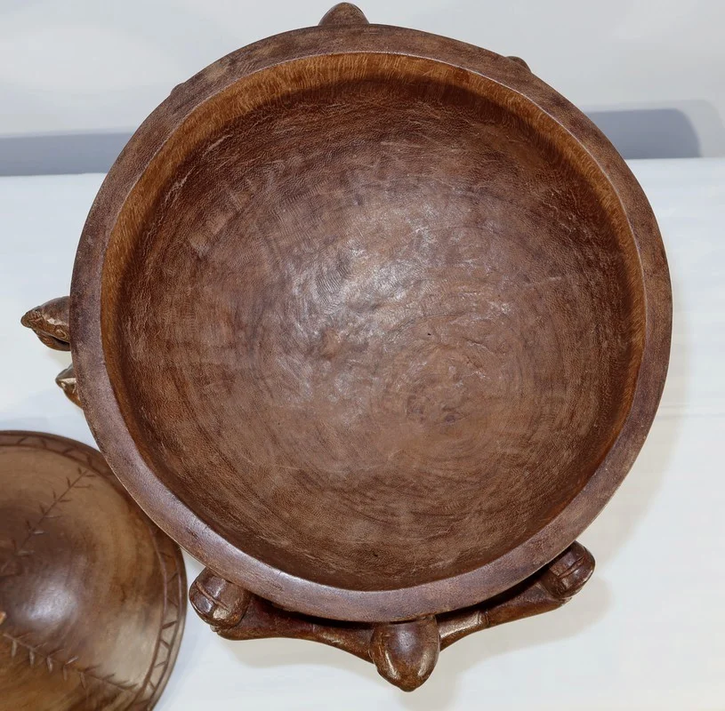 AFRICAN TOBACCO POT