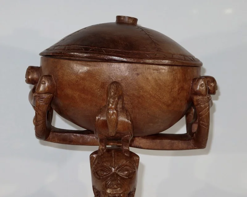 AFRICAN TOBACCO POT