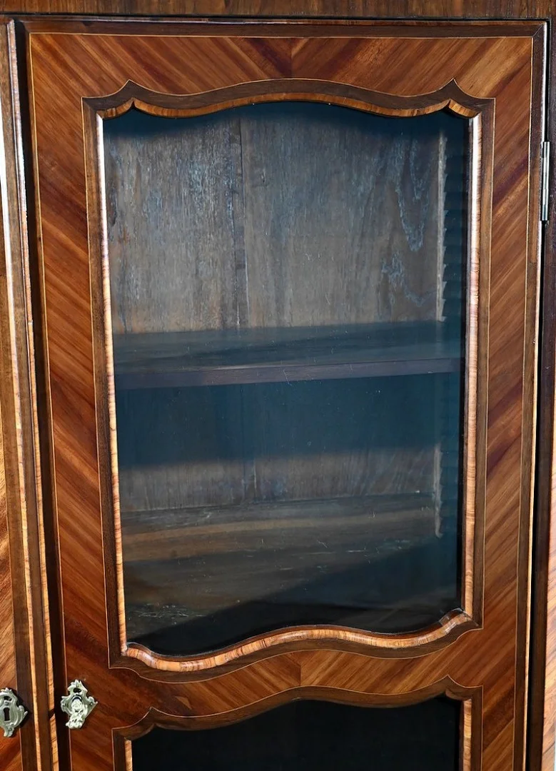 Bibliothèque en Bois de Rose et Indigène, époque Louis XV – XVIIIe