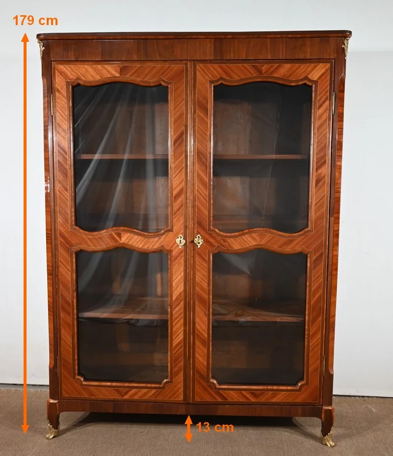 Bibliothèque en Bois de Rose et Indigène, époque Louis XV – XVIIIe