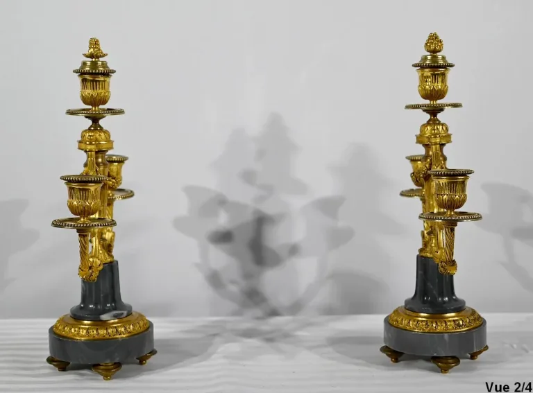 PAAR KANDELABER AUS BRONZE UND MARMOR