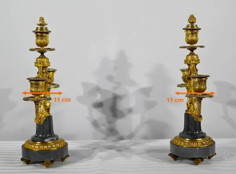 PAAR KANDELABER AUS BRONZE UND MARMOR