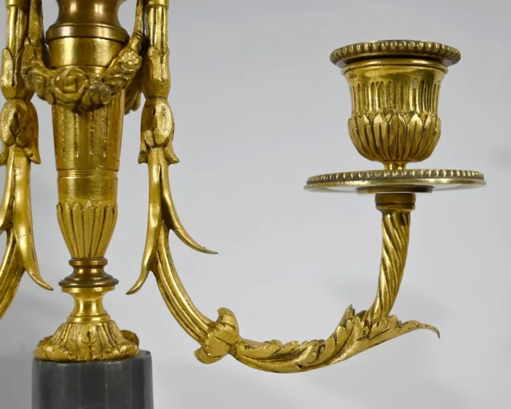 PAAR KANDELABER AUS BRONZE UND MARMOR