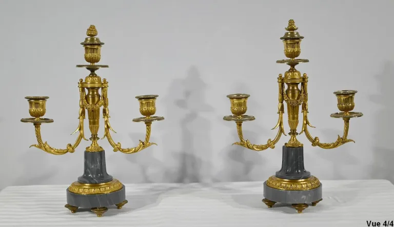 PAAR KANDELABER AUS BRONZE UND MARMOR