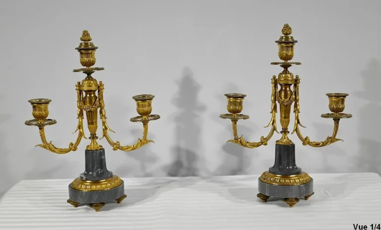 PAAR KANDELABER AUS BRONZE UND MARMOR