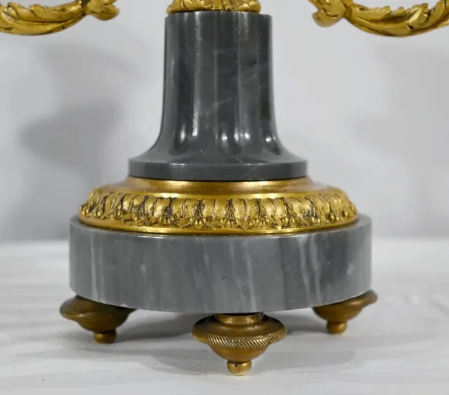 PAAR KANDELABER AUS BRONZE UND MARMOR
