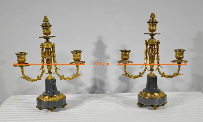 PAAR KANDELABER AUS BRONZE UND MARMOR