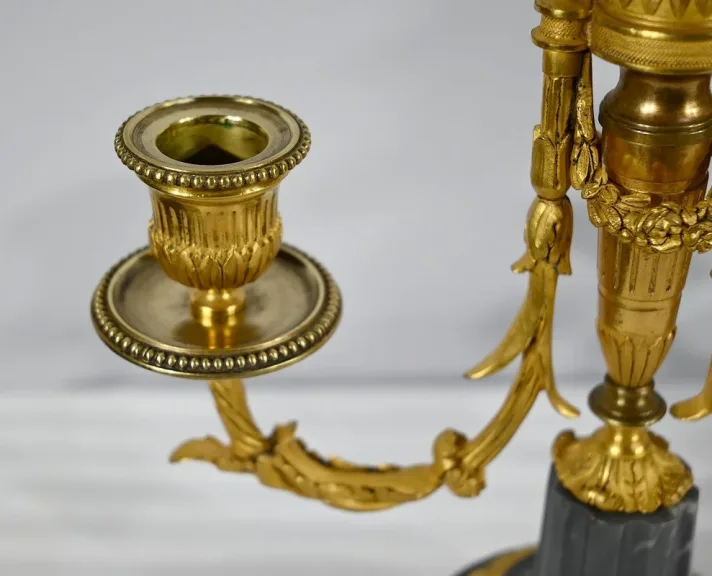 PAAR KANDELABER AUS BRONZE UND MARMOR