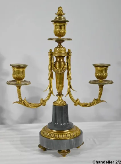 PAAR KANDELABER AUS BRONZE UND MARMOR