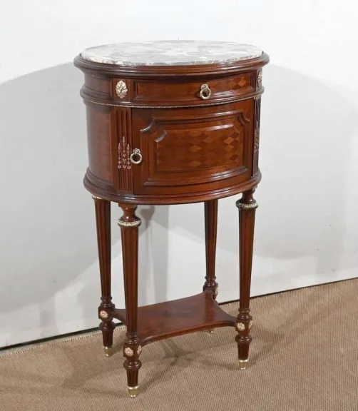 TROMMELTISCH IM LOUIS XVI-STIL