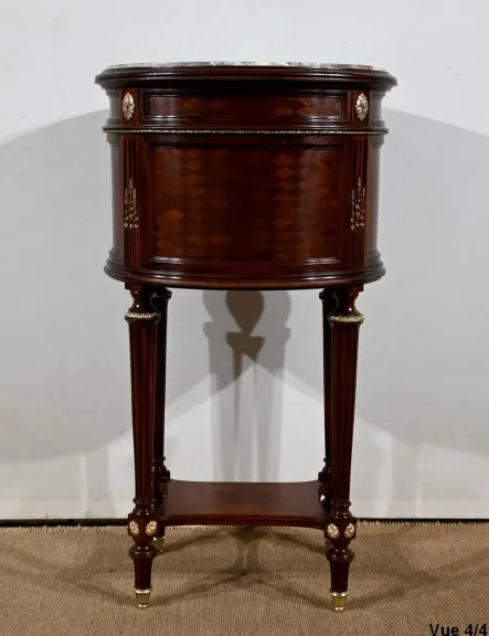 TROMMELTISCH IM LOUIS XVI-STIL