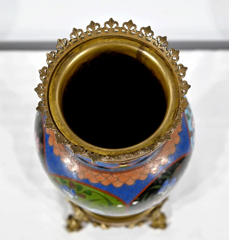 Vase en Bronze Doré et Emaux – Fin XIXe