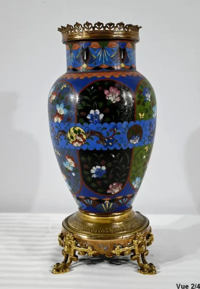 BRONZEN EN EMAILLE VAAS