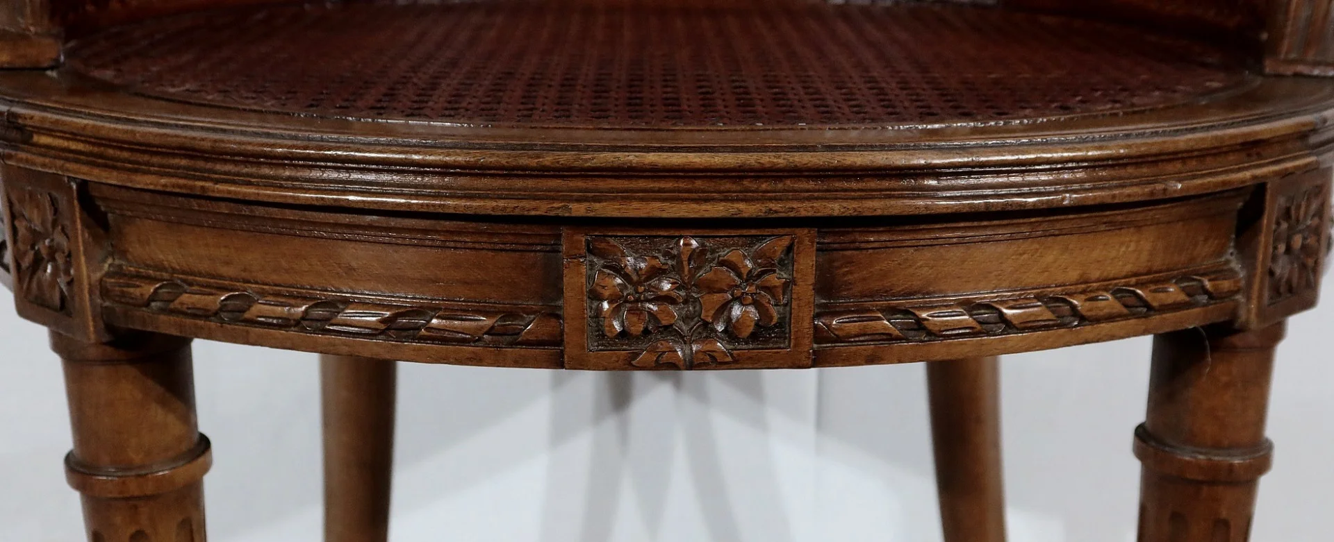 Fauteuil de Bureau en Hêtre massif, style Louis XVI – 1900