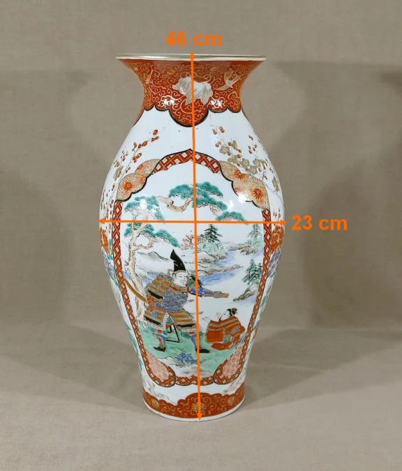 Grand Vase en Porcelaine Japonaise – Fin XIXe