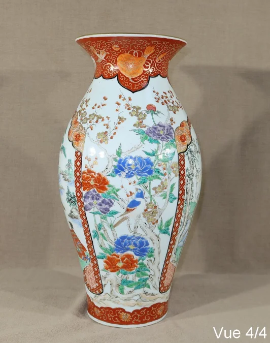 Grand Vase en Porcelaine Japonaise – Fin XIXe