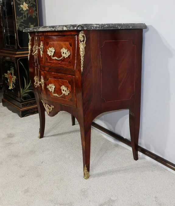 Petite Commode Tombeau en Bois précieux, transition Louis XIV / Louis XV – XVIIIe