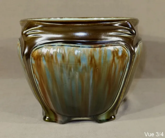 Cache-pot Art Nouveau, d’après H. Guimard, Faïencerie de Fives – 1900