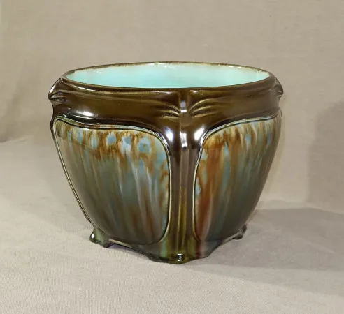 Cache-pot Art Nouveau, d’après H. Guimard, Faïencerie de Fives – 1900