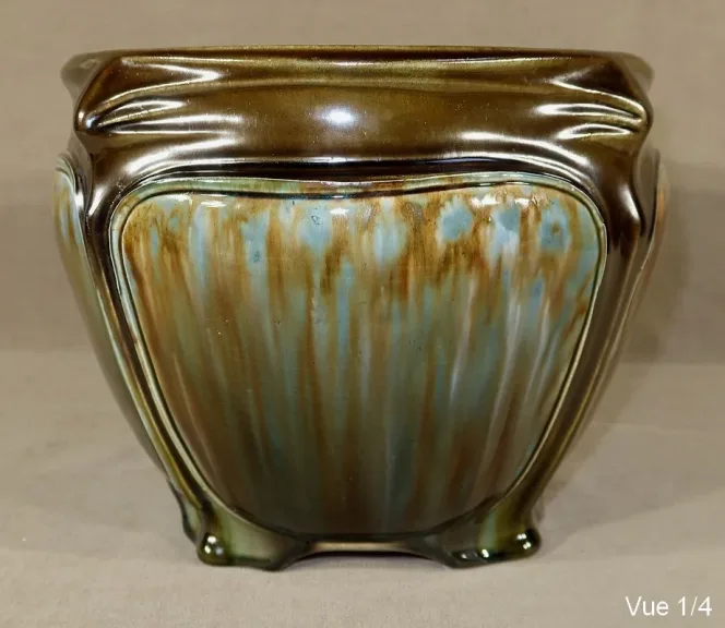 Cache-pot Art Nouveau, d’après H. Guimard, Faïencerie de Fives – 1900