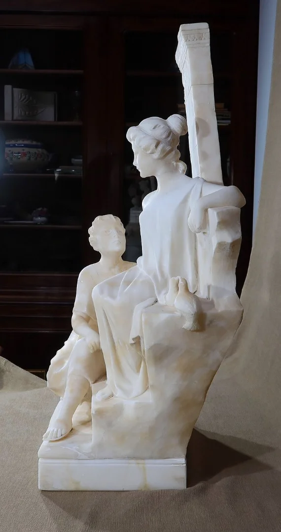 ESCULTURA DE MÁRMOL titulada QUO VADIS