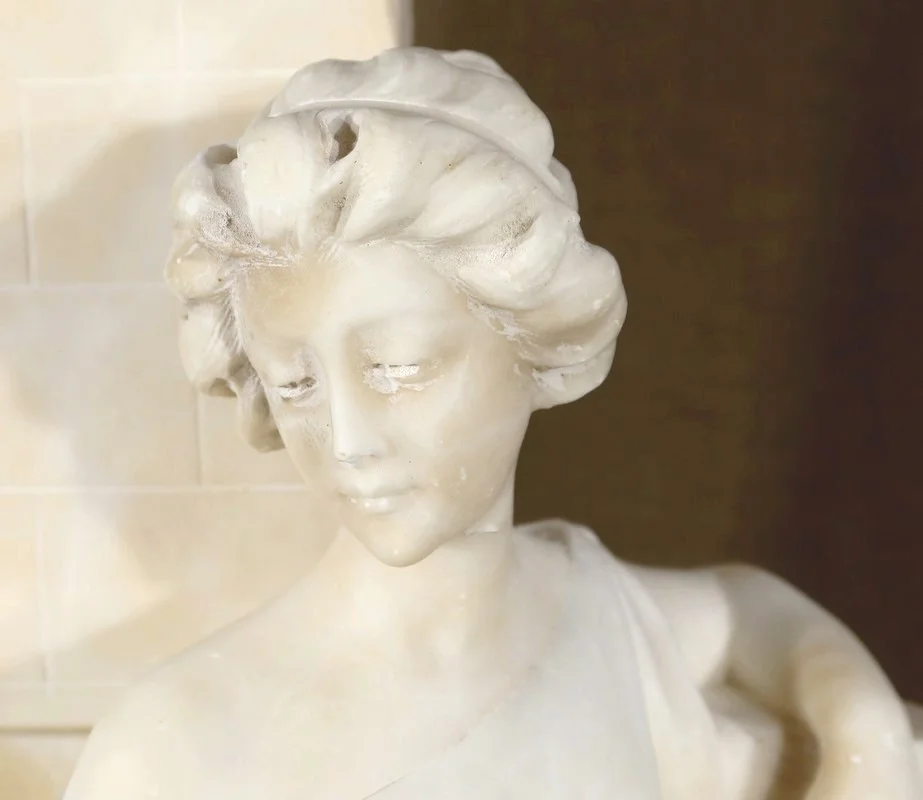 ESCULTURA DE MÁRMOL titulada QUO VADIS