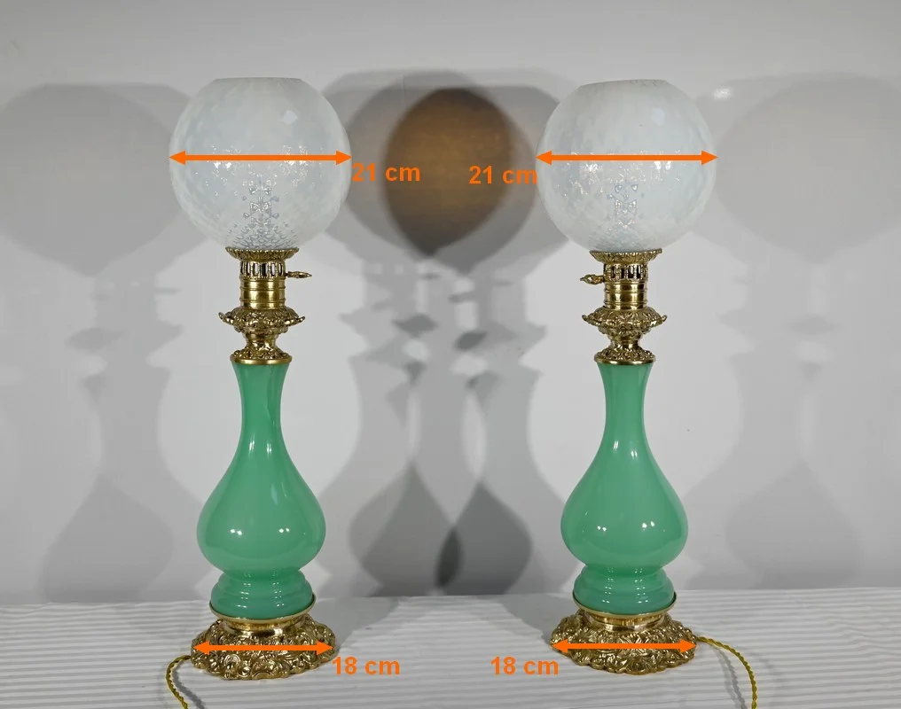 Paire de Lampes en Opaline et Bronze – Fin XIXe