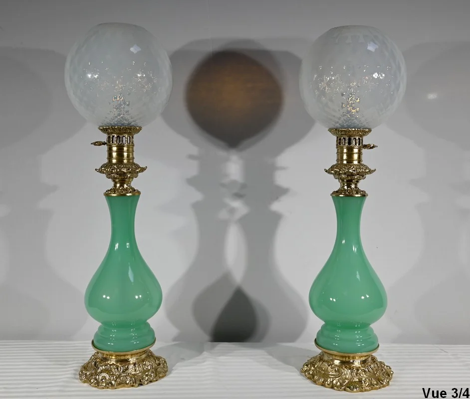 Paire de Lampes en Opaline et Bronze – Fin XIXe