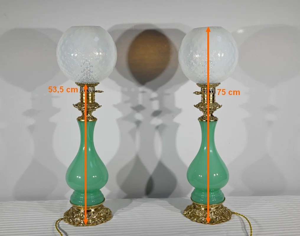 Paire de Lampes en Opaline et Bronze – Fin XIXe
